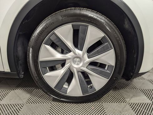 Used 2023 Tesla Model Y Long Range image 28