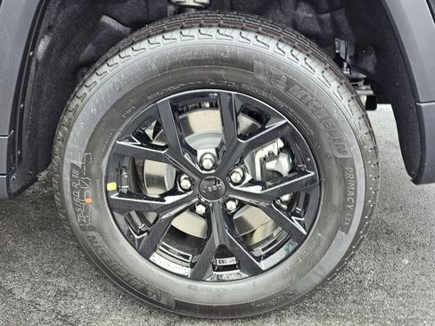 New 2025 Jeep Grand Cherokee L Altitude image 9