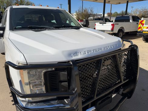 Used 2017 Ford F350 XL w/ Power Equipment Group image 10