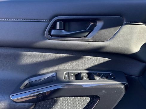 New 2026 Nissan Pathfinder SV image 9