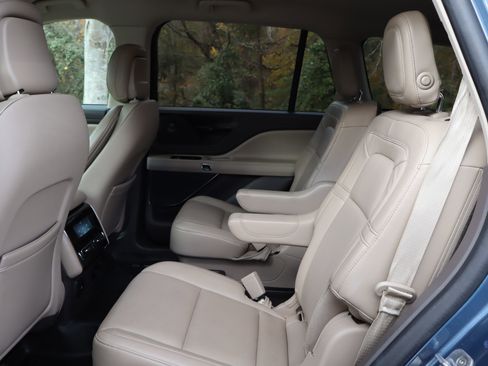 Used 2020 Lincoln Aviator Reserve image 35