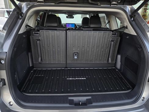 Certified 2026 Toyota Highlander Limited AWD/4WD image 24