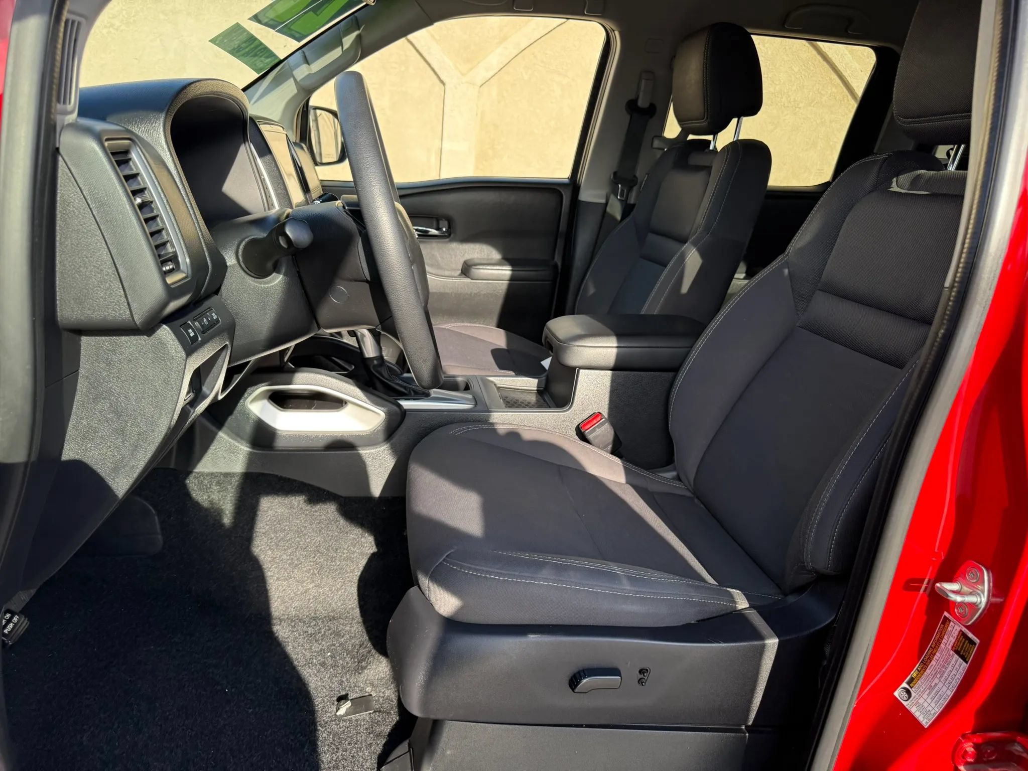 Used 2022 Nissan Frontier SV RWD image 11