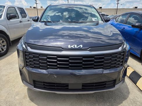 Used 2026 Kia Sportage LX FWD image 2