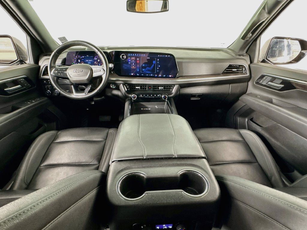 Used 2025 Chevrolet Suburban Z71 AWD/4WD image 24