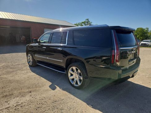 Used 2020 Cadillac Escalade ESV Luxury AWD/4WD image 6