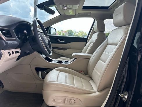 Used 2021 GMC Acadia Denali w/ Denali Technology Package FWD image 8