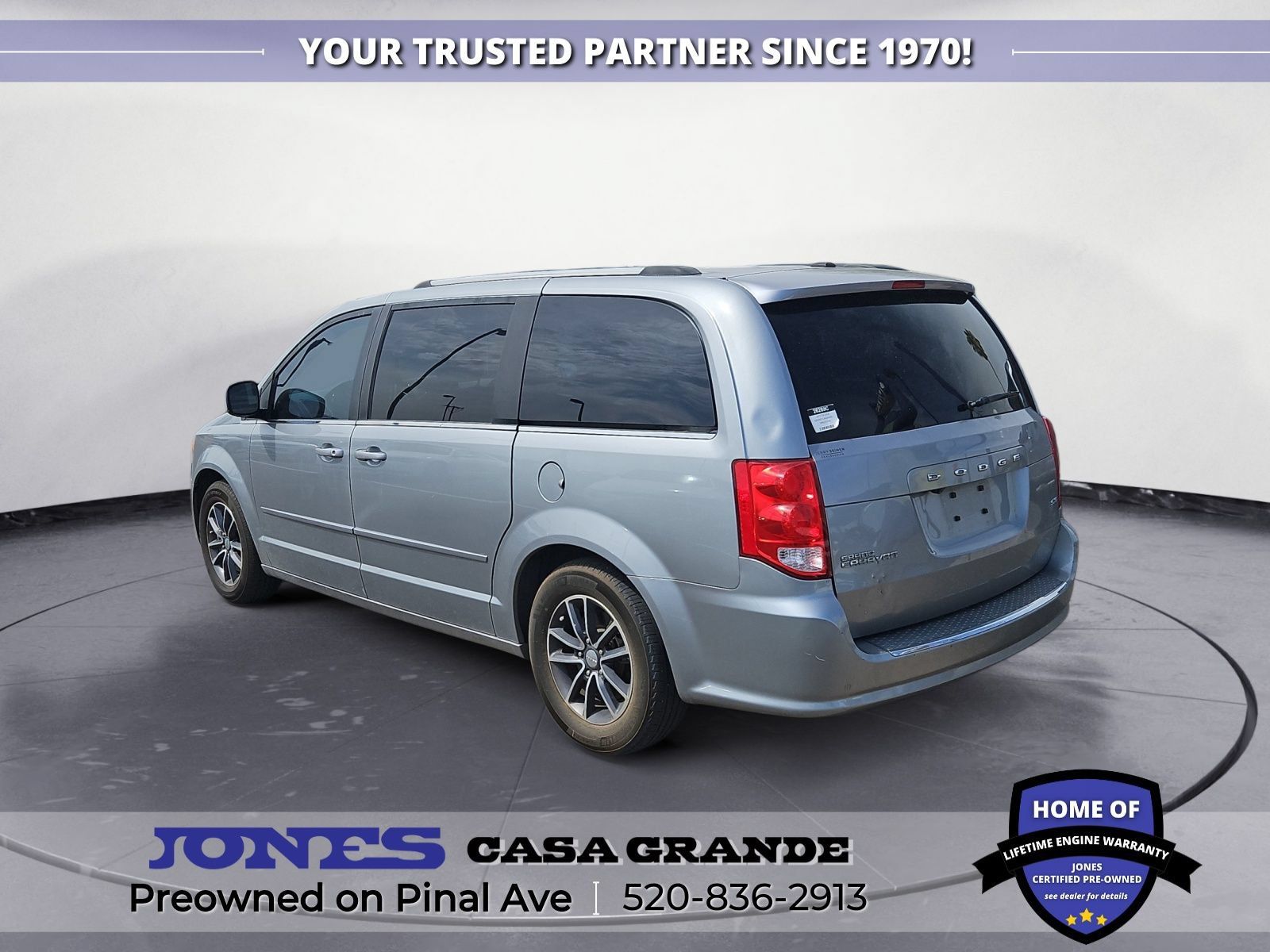 Used 2017 Dodge Grand Caravan SXT FWD image 4