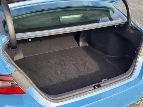 Used 2023 Toyota Camry SE image 4