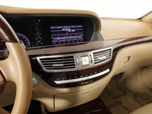 Used 2013 Mercedes-Benz S 550 4MATIC image 46