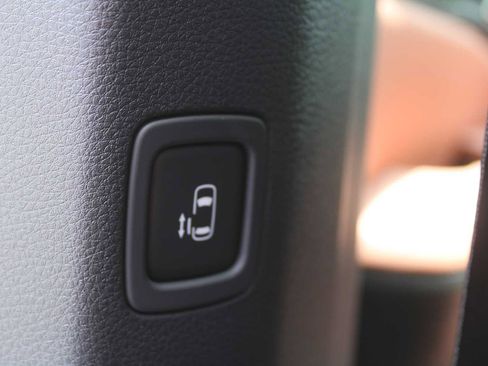 New 2025 Kia Carnival SX Prestige image 8