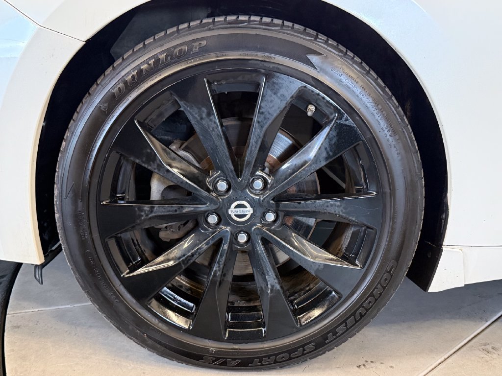 Used 2017 Nissan Maxima SR w/ Midnight Edition FWD image 25