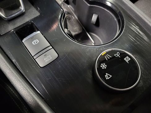 Used 2023 Nissan Rogue SV image 15