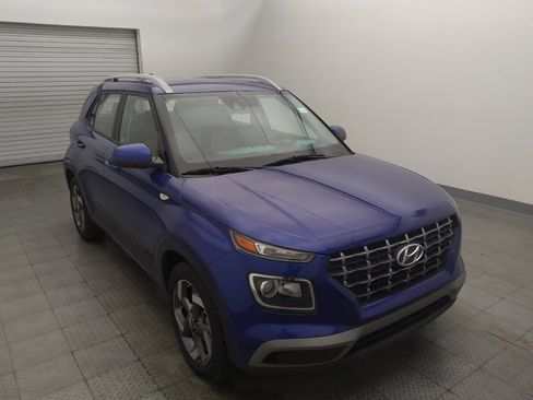 Used 2021 Hyundai Venue SEL FWD image 13