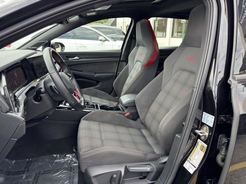 Used 2024 Volkswagen GTI SE FWD image 17