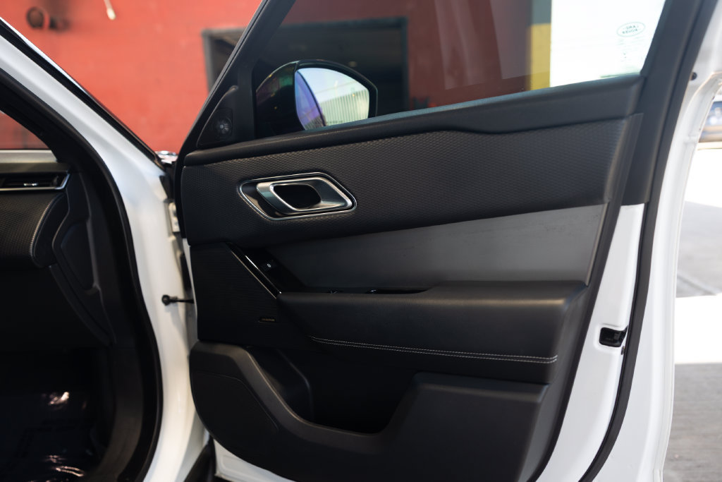Used 2018 Land Rover Range Rover Velar S AWD/4WD image 61