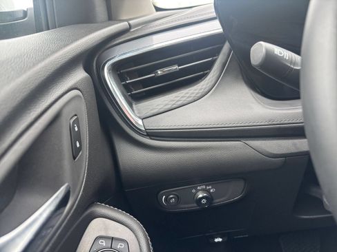 Used 2025 Buick Encore GX Preferred AWD/4WD image 28