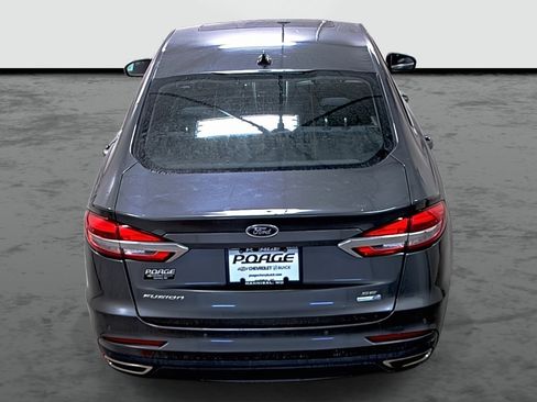 Used 2019 Ford Fusion SE image 3