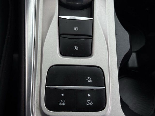 Used 2022 Ford Explorer XLT w/ Equipment Group 202A RWD image 21