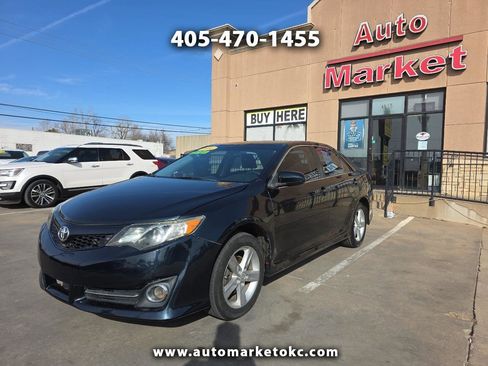 Used 2014 Toyota Camry SE image 1