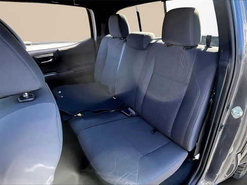 Used 2019 Toyota Tacoma TRD Off-Road image 21