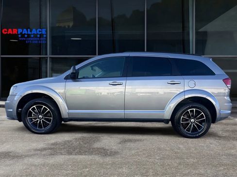 Used 2018 Dodge Journey SE w/ Blacktop Package image 2