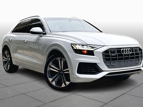 Used 2019 Audi Q8 Prestige w/ Luxury Package image 2