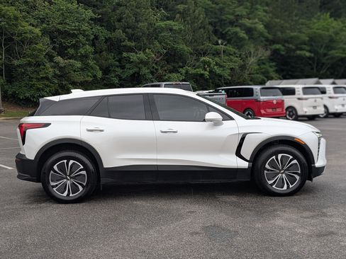 Used 2024 Chevrolet Blazer EV LT AWD/4WD image 10