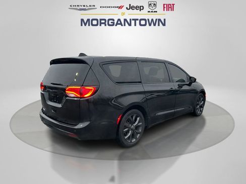 Used 2020 Chrysler Pacifica Touring w/ S Appearance Package image 5