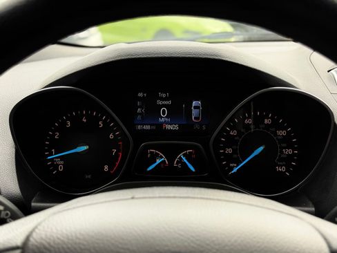 Used 2018 Ford Escape SE image 37