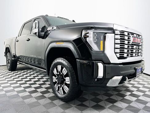 Used 2024 GMC Sierra 3500 Denali w/ Denali Reserve Package image 6