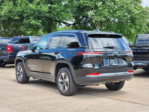 Used 2022 Jeep Grand Cherokee Limited 4xe w/ Luxury Tech Group II AWD/4WD image 5