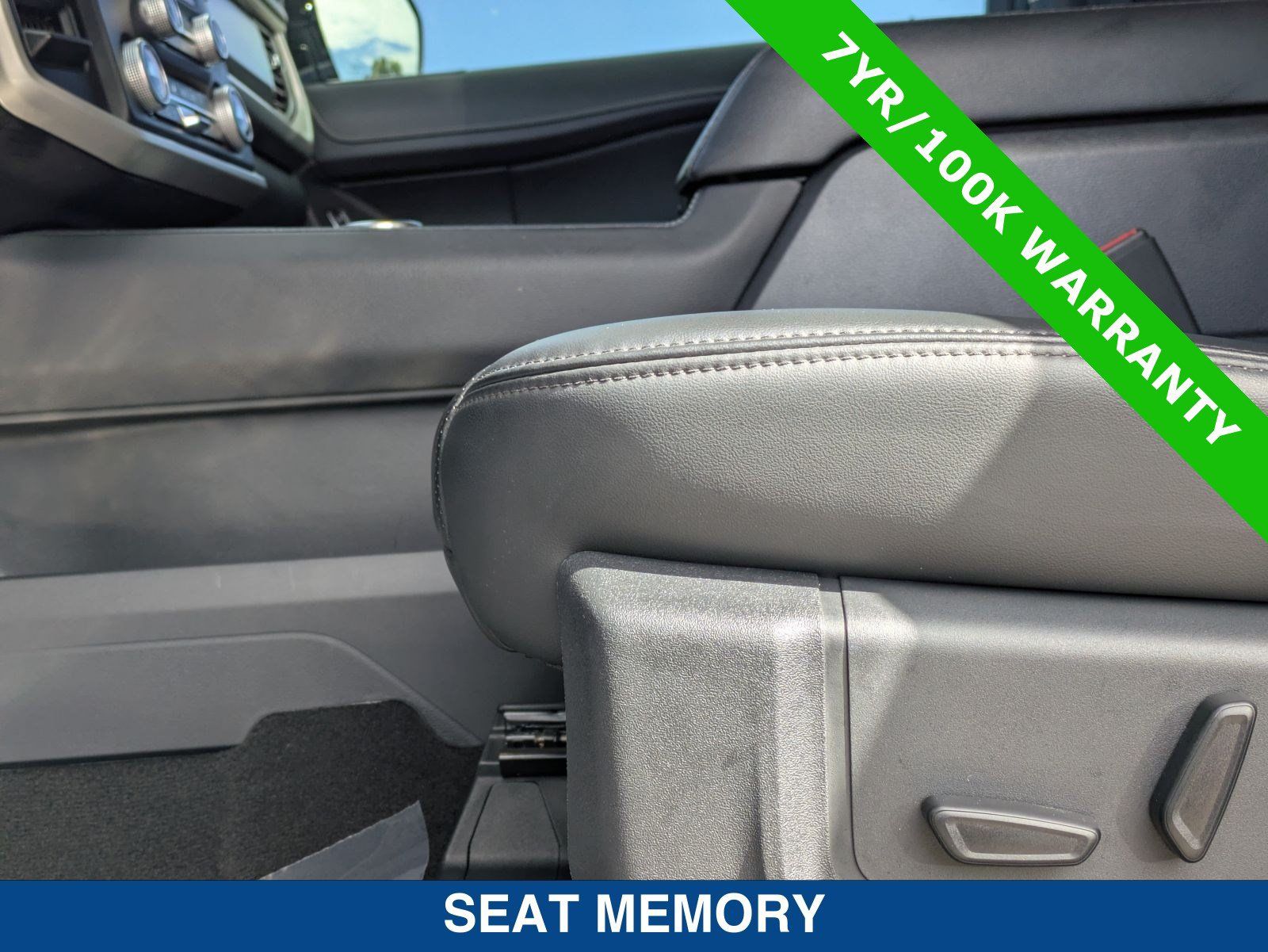 Used 2024 Ford Expedition XLT RWD image 25