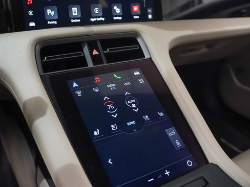 Certified 2025 Porsche Taycan 4S image 33