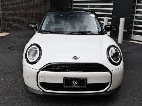 Used 2025 MINI Cooper 4-Door Hardtop FWD image 13