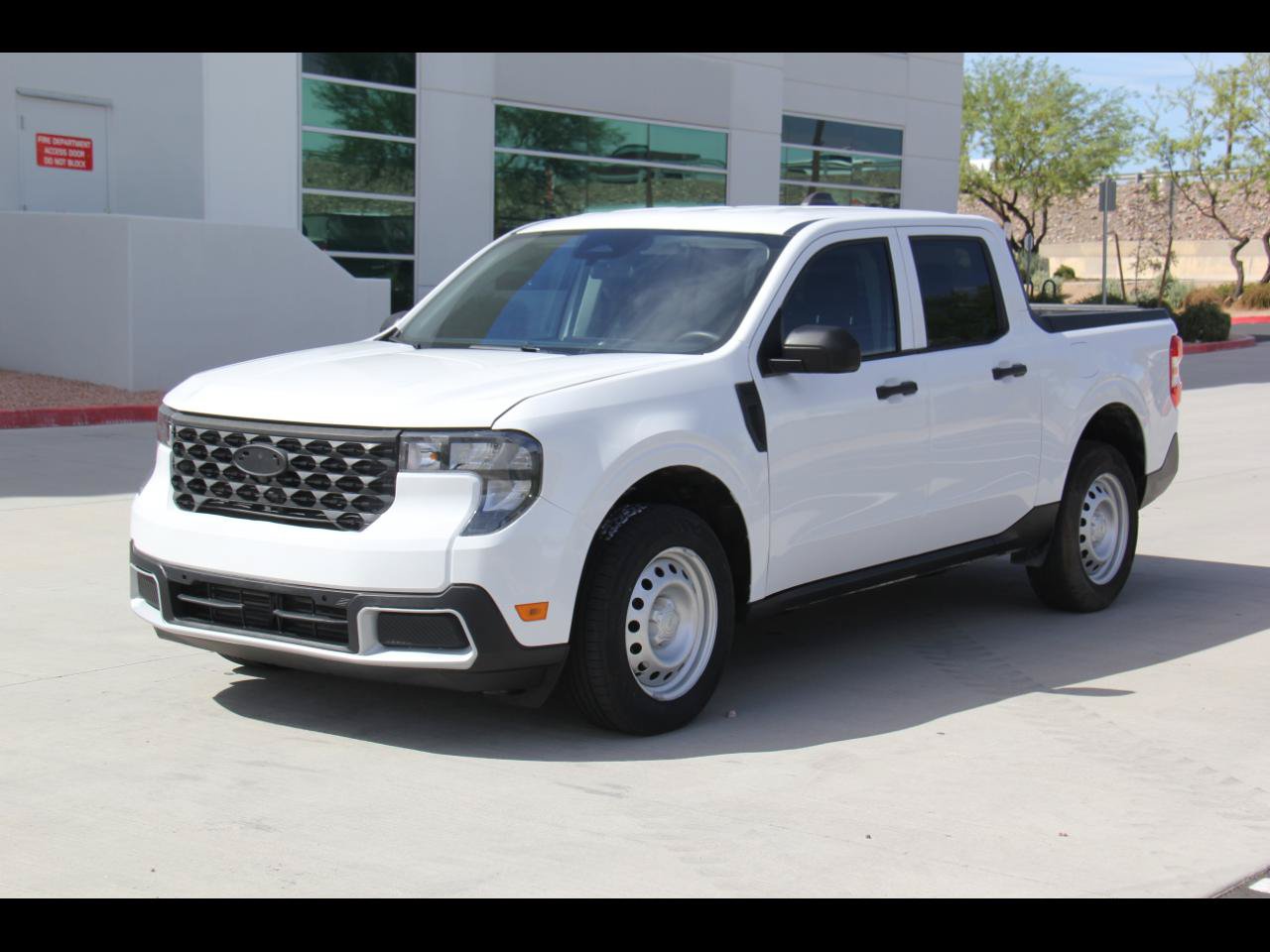 Used 2025 Ford Maverick XL w/ Equipment Group 102A AWD/4WD image 1