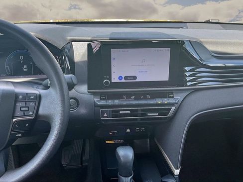 Used 2025 Toyota Camry LE image 9