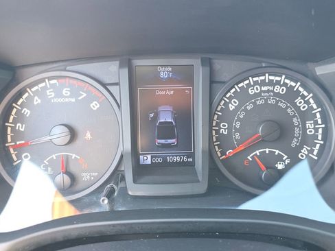 Used 2018 Toyota Tacoma SR w/ SR Convenience Package RWD image 21