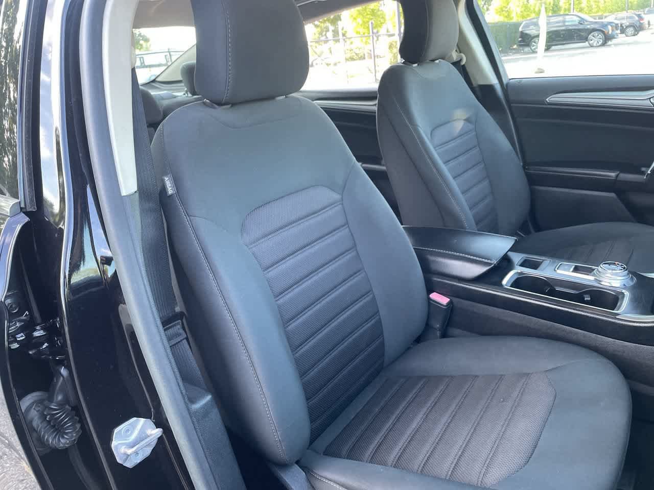 Used 2019 Ford Fusion SE AWD/4WD image 14