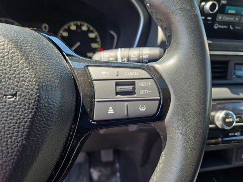 Used 2025 Honda Pilot Touring image 23