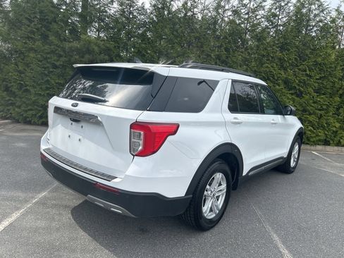 Used 2024 Ford Explorer XLT w/ Equipment Group 202A RWD image 26