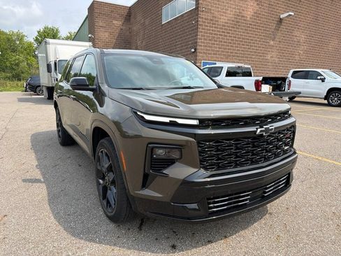 Used 2024 Chevrolet Traverse RS AWD/4WD image 2