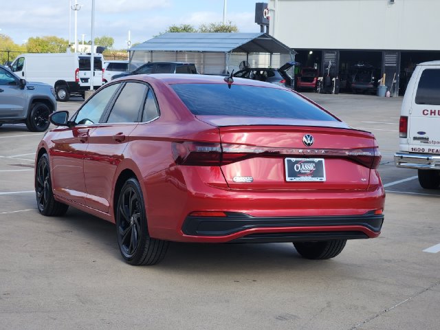 Used 2026 Volkswagen Jetta SE FWD image 2