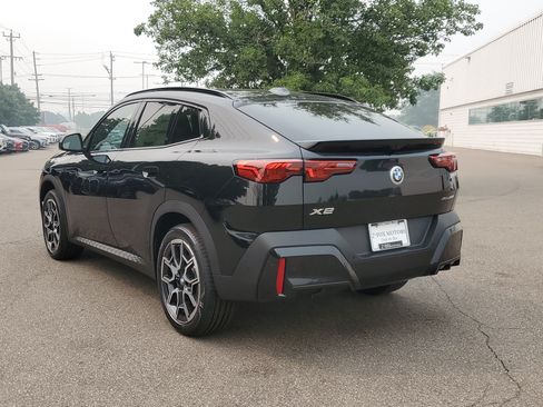 New 2026 BMW X2 xDrive28i w/ Technology Package AWD/4WD image 3