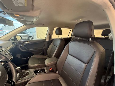 Used 2020 Volkswagen Tiguan SE FWD image 14