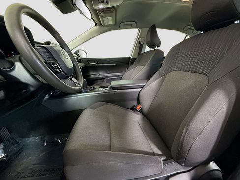 Used 2025 Toyota Camry LE FWD image 22