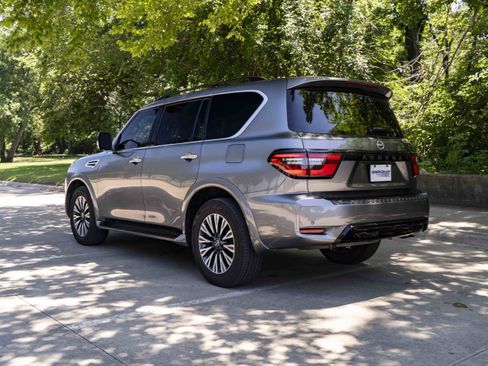 Used 2023 Nissan Armada SL w/ Midnight Edition Package RWD image 7