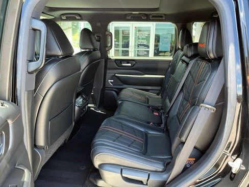 Used 2025 Nissan Armada PRO-4X w/ Pro-4X Premium Package AWD/4WD image 16