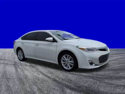 Used 2014 Toyota Avalon XLE Premium FWD image 2