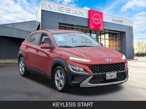 Used 2022 Hyundai Kona SEL w/ Convenience Package image 2